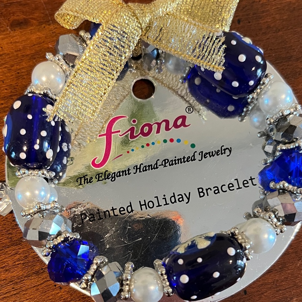 Fiona Holiday Bracelet NWT